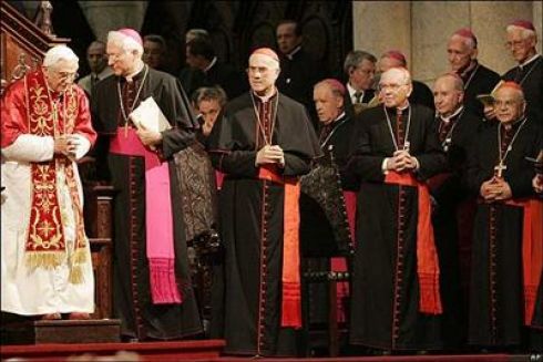 Papa e Bispos no Vaticano - Catolicismo Romano